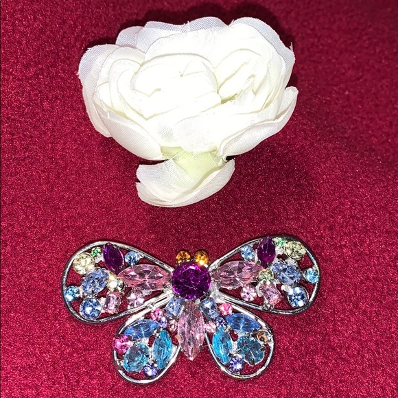 Jewelry - Vintage Butterfly Brooch